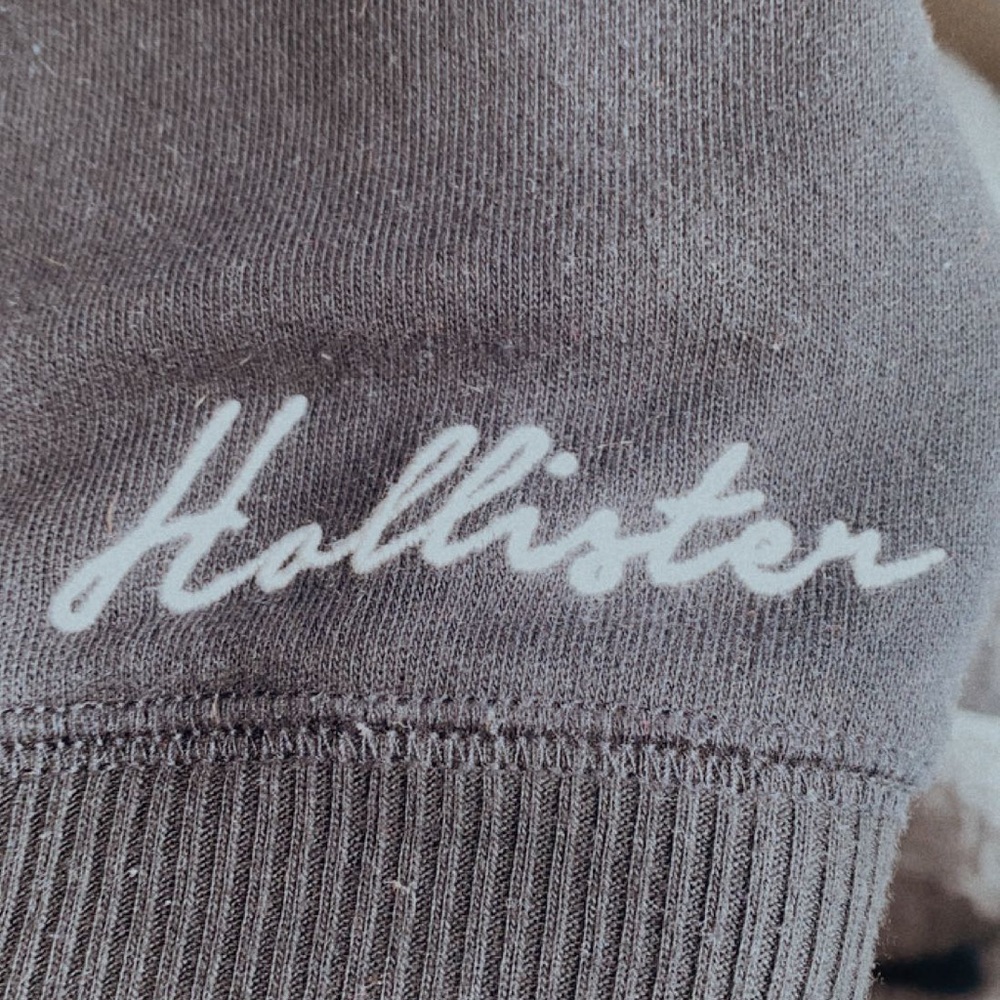 Super cute shirt from Hollister!